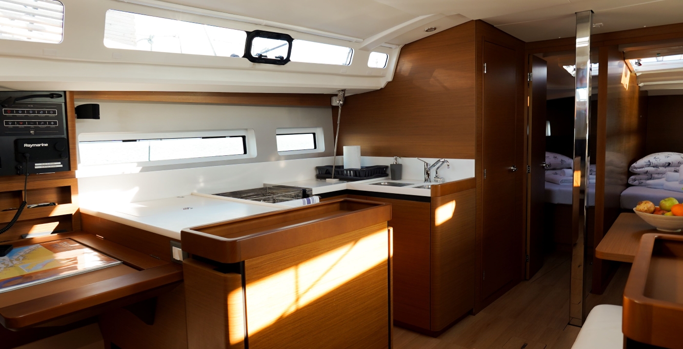 Sun Odyssey 440 Uri, Foto 3