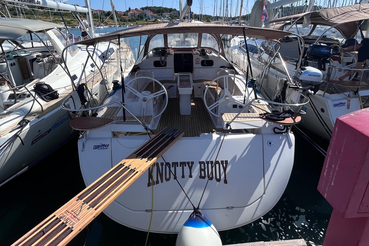 Elan 45 Impression „Knotty Buoy“ als Charteryacht