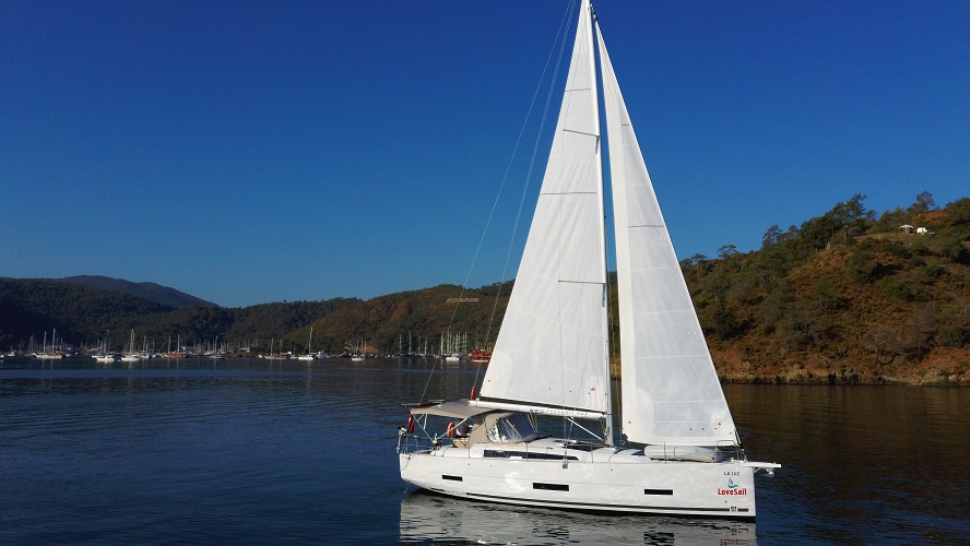 Dufour 390 Grand Large (3cab/2WC) „La Luz“ als Charteryacht