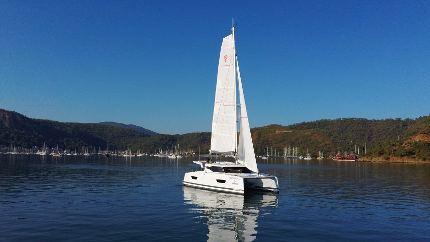 Isla 40 (4+1cab/4wc) „Blue Orion“ als Charteryacht