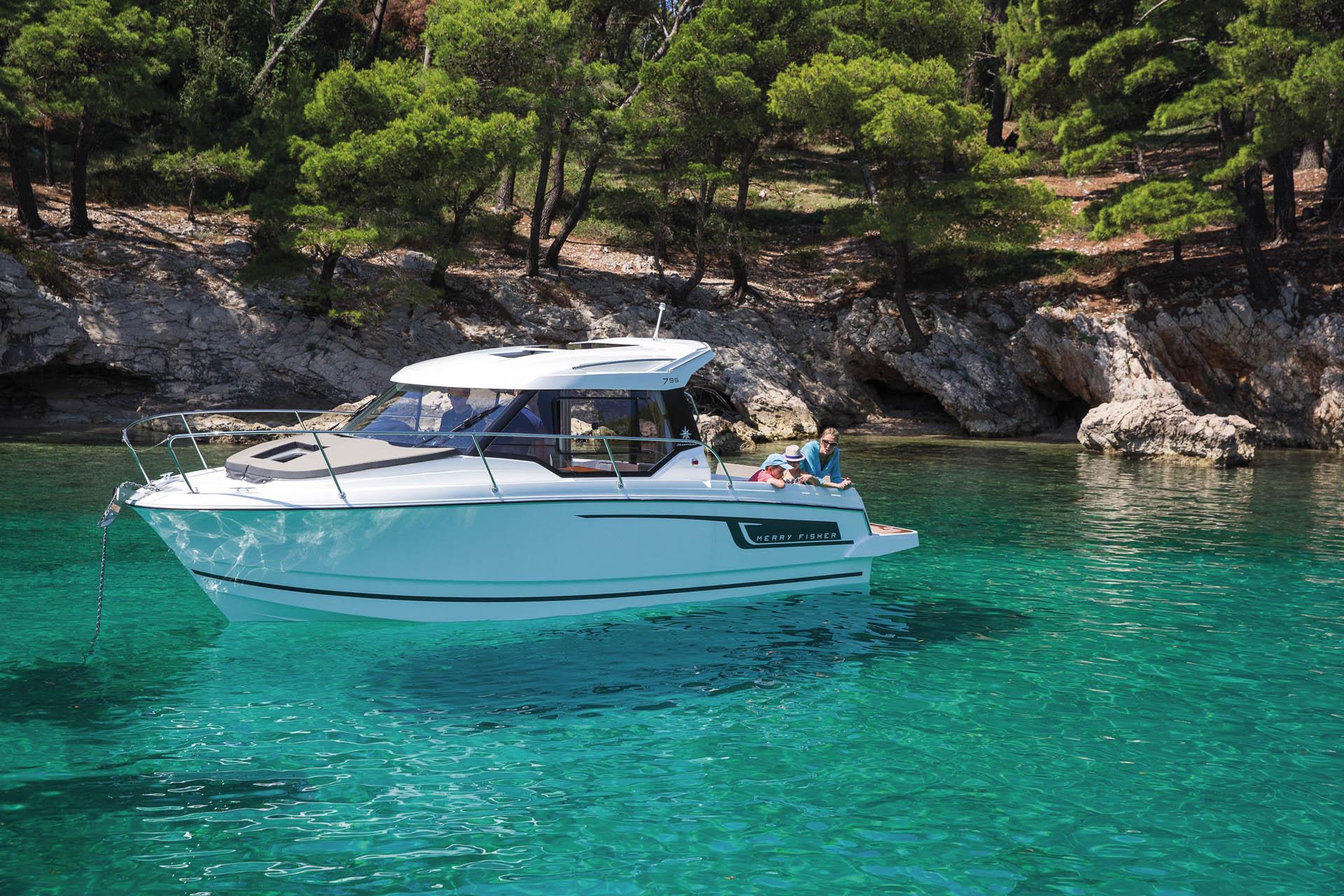 Merry Fisher 795 Series 2 „Mare“ als Charteryacht