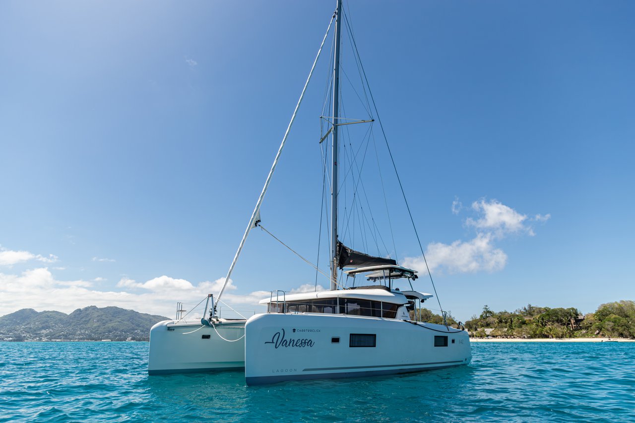 Lagoon 42 (4+2cab/4wc) „Vanessa“ als Charteryacht
