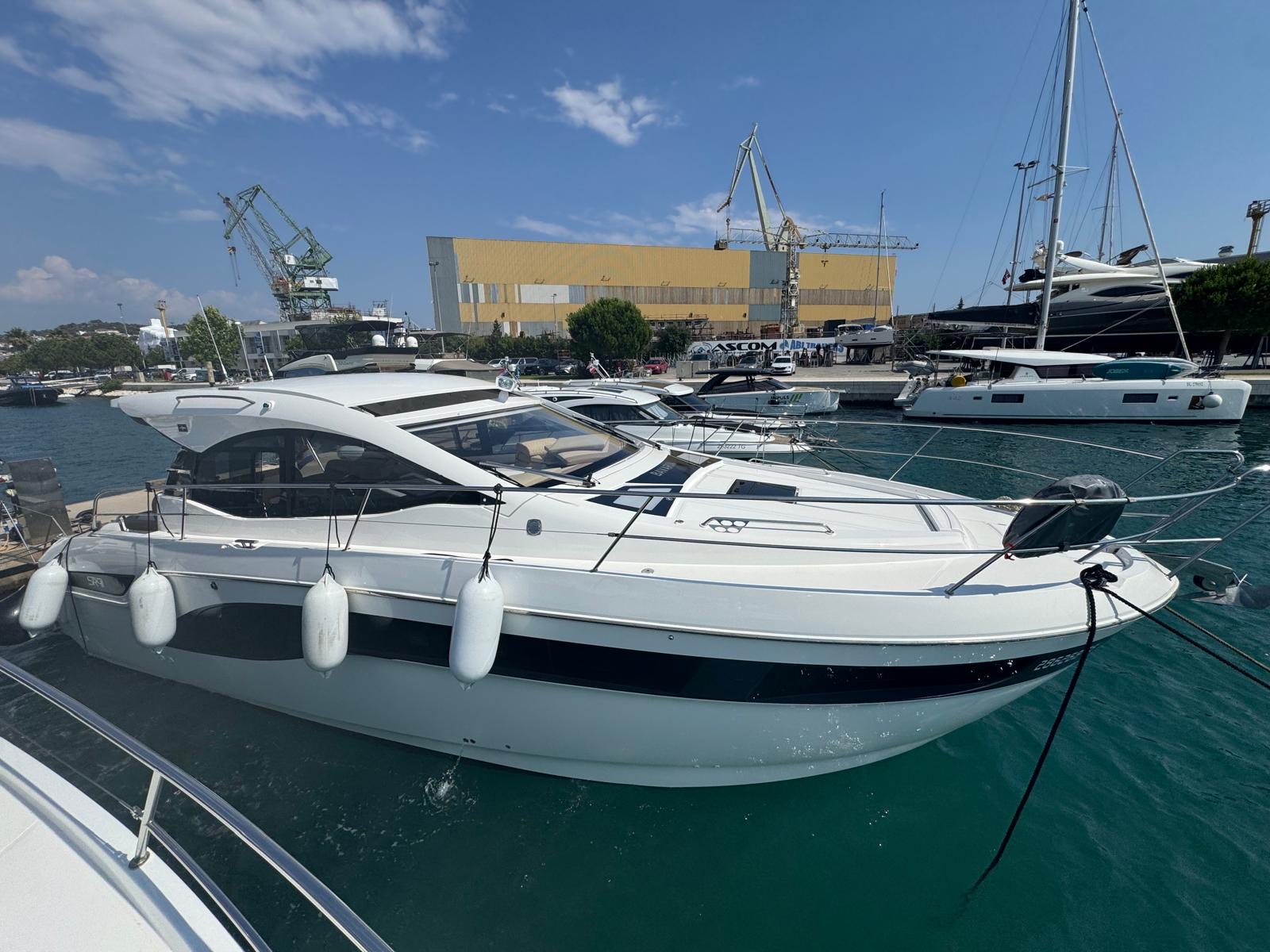 Bavaria SR41 „Ivana“ als Charteryacht