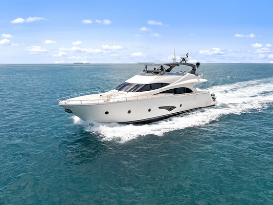 Marquis 720 Flybridge „After Parr T“ als Charteryacht
