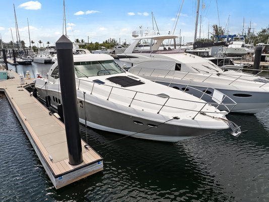 Sea Ray 60 Sundancer „Parr T On“ als Charteryacht