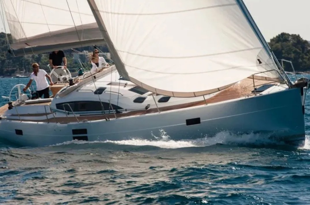 Elan 50 Impression (5+1cab/2WC) „Lazy Days“ als Charteryacht