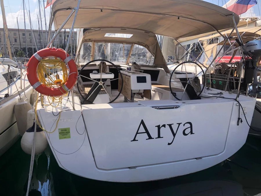 Dufour 390 Grand Large (3cab/2WC) „Arya“ als Charteryacht