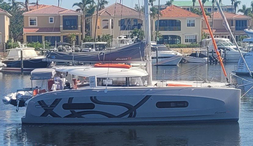Excess 11 „Angion“ als Charteryacht