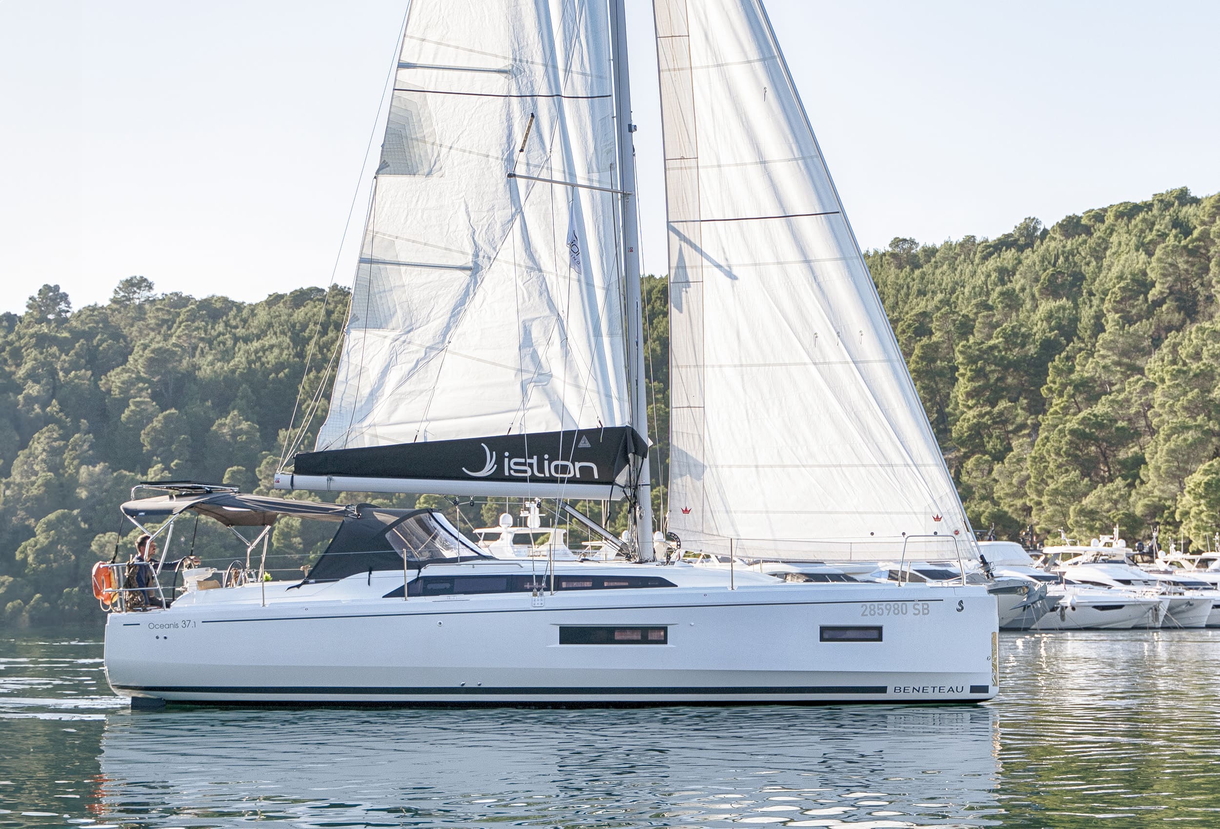 Oceanis 37.1 „First Dream“ als Charteryacht