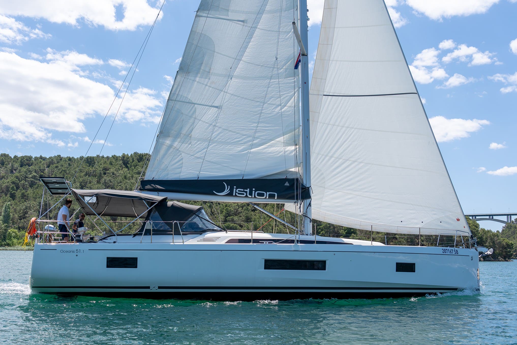 Oceanis 51.1 (5+1 cab, 3+1wc) „First Friendship“ als Charteryacht