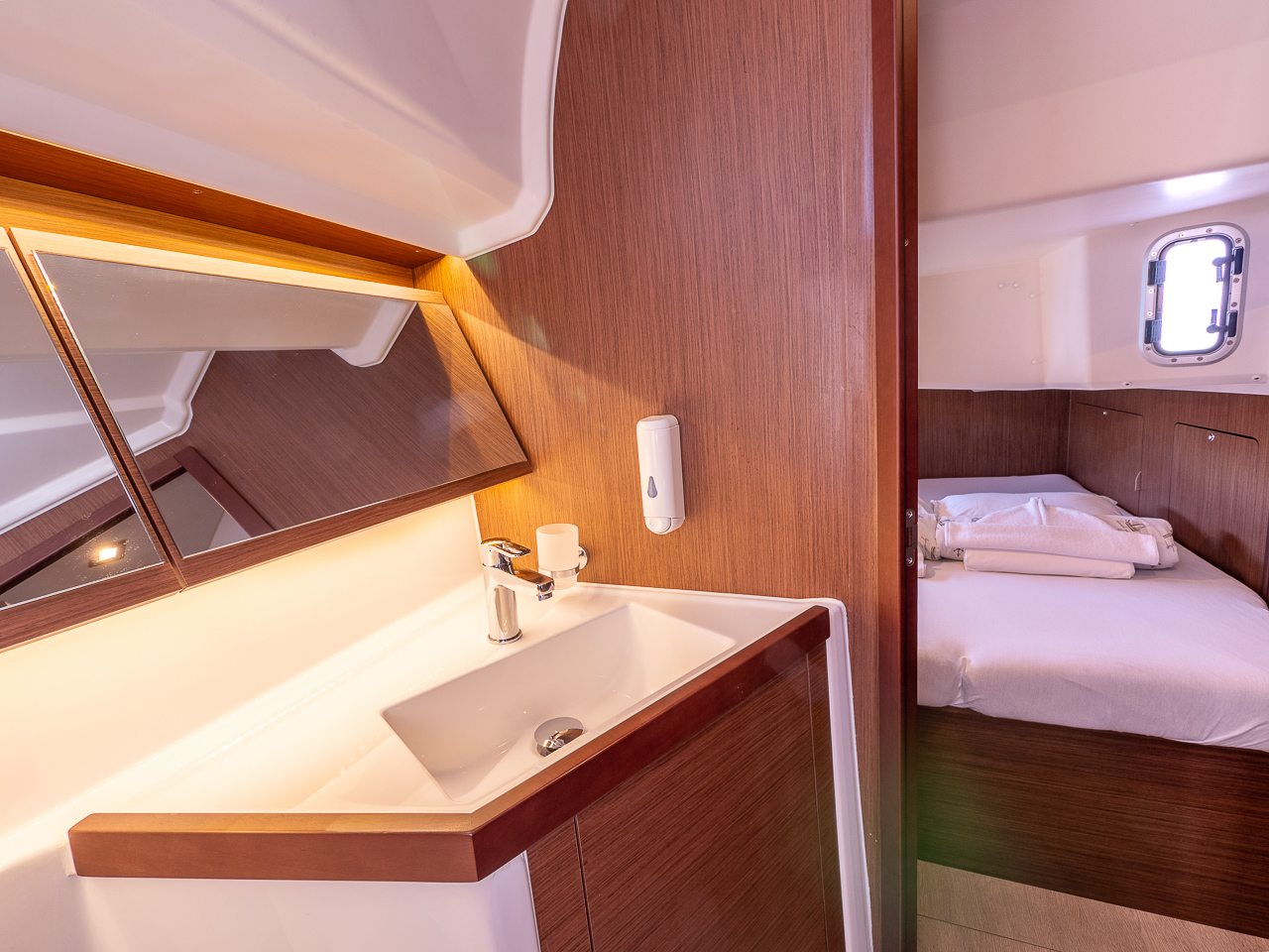 Oceanis 40.1 Mamma Mia, Foto 4