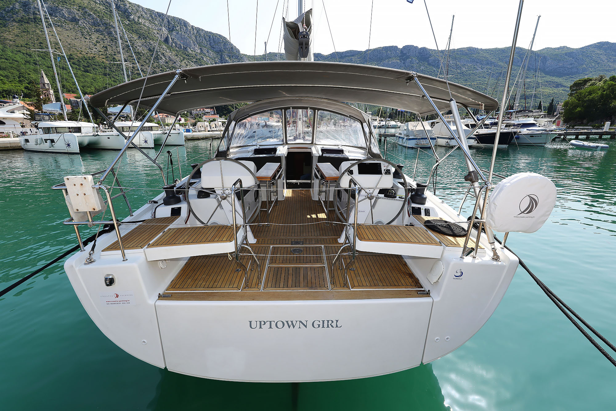 Hanse 508 (5+1cab/3wc) „Uptown Girl“ als Charteryacht