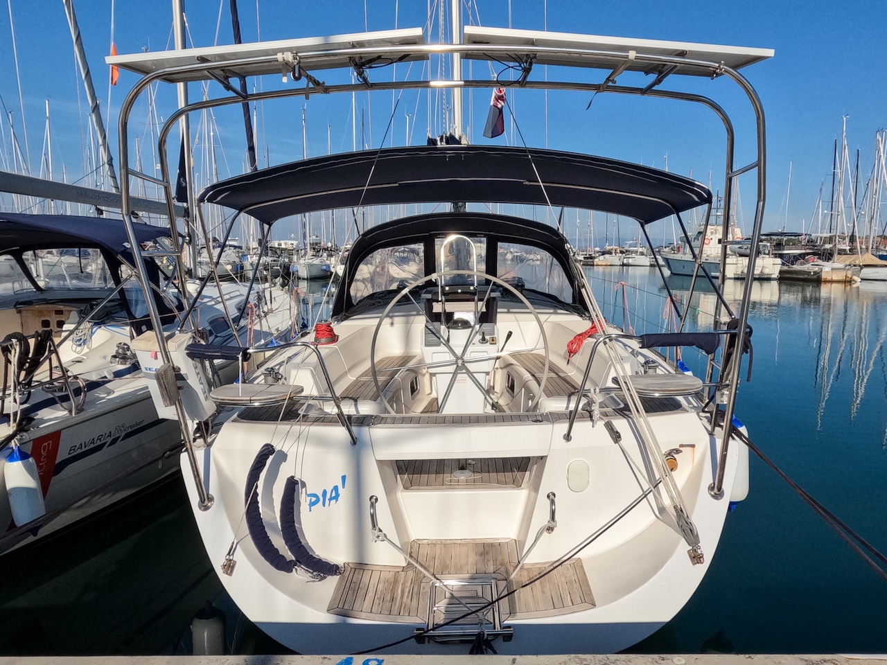 Y-40 „Pia“ als Charteryacht