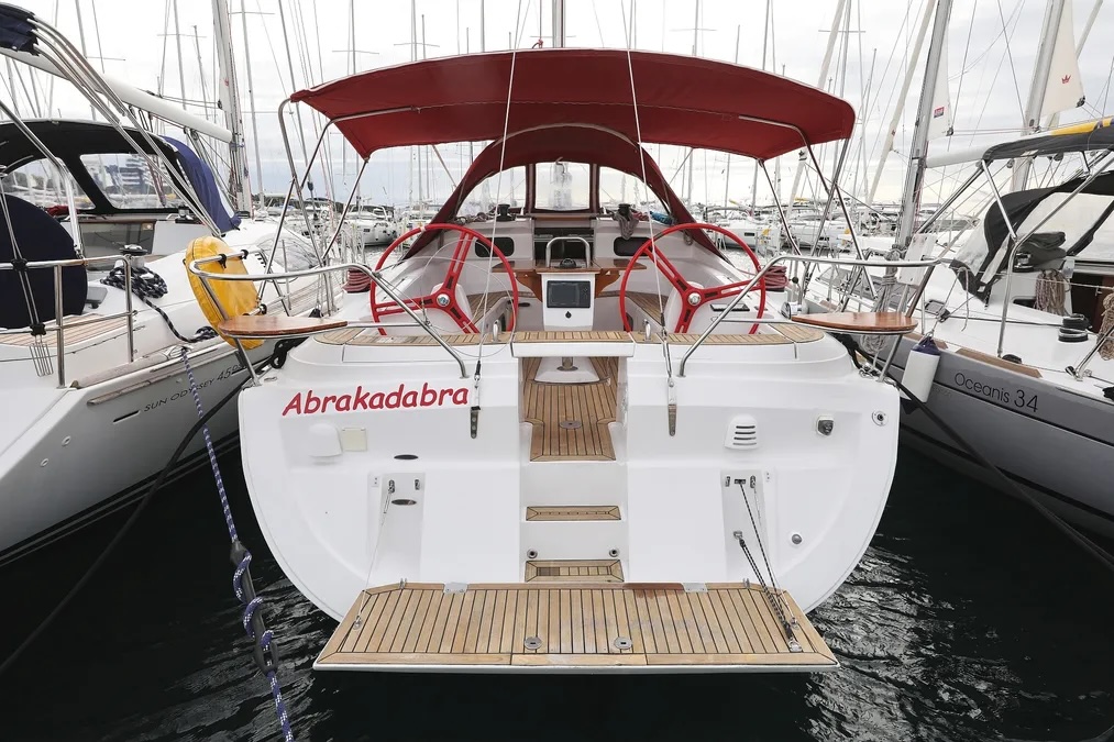 Elan 444 Impression „Abrakadabra“ als Charteryacht