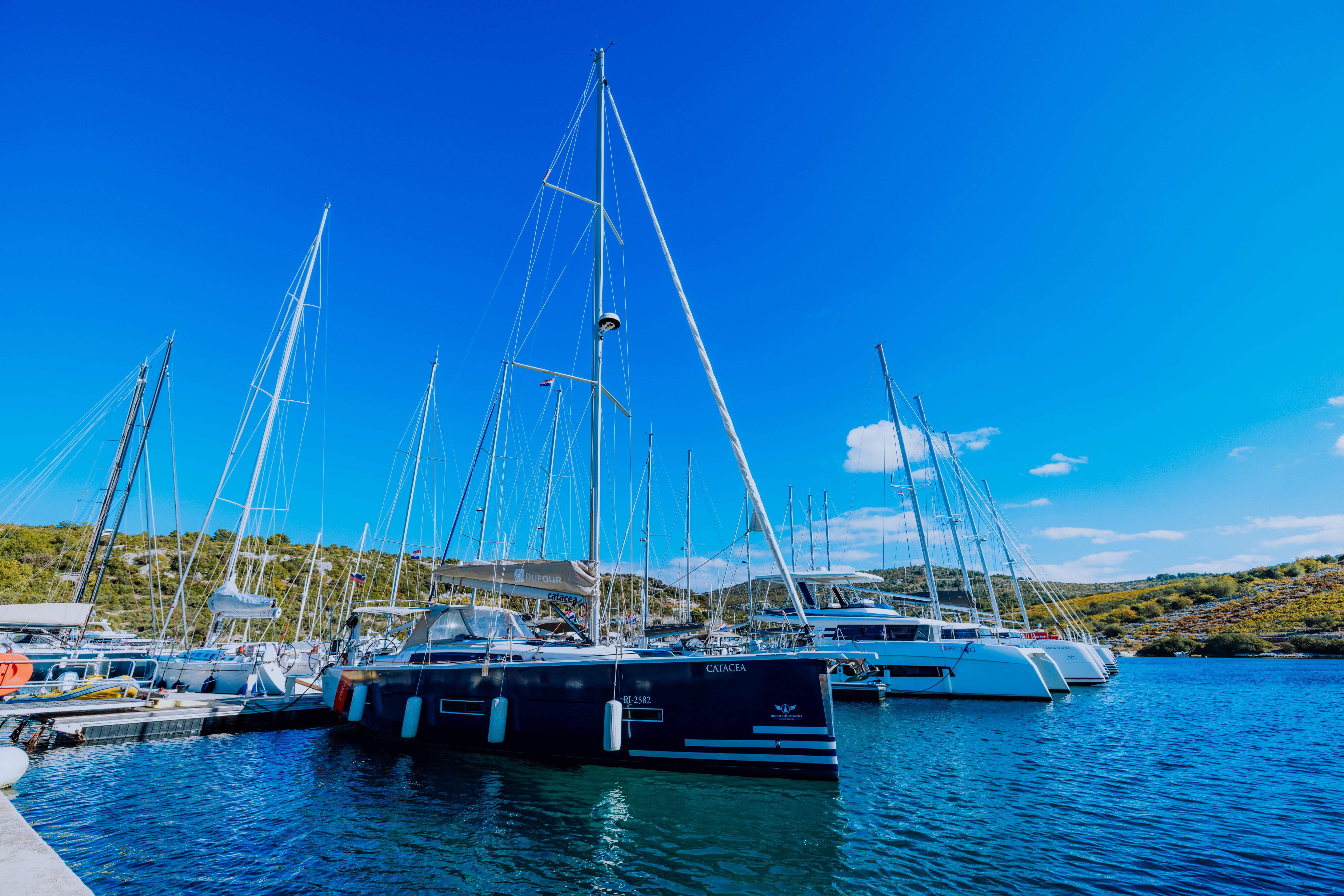Dufour 430 Grand Large (4cab) „Catacea“ als Charteryacht