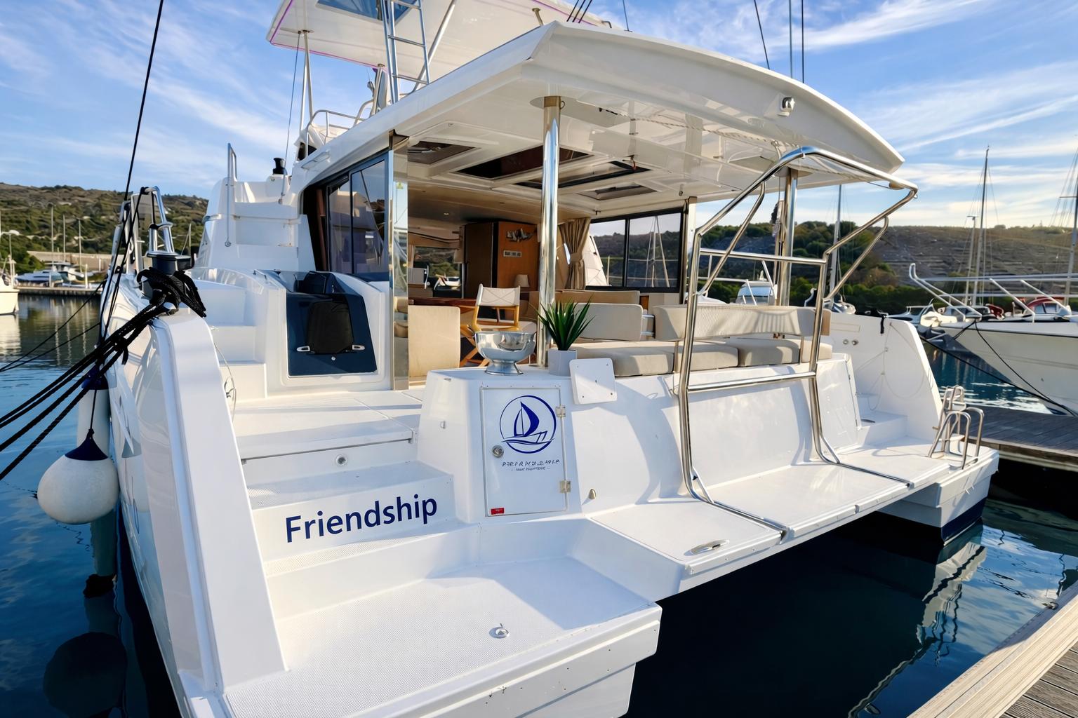 Bali 4.6 „Friendship“ als Charteryacht