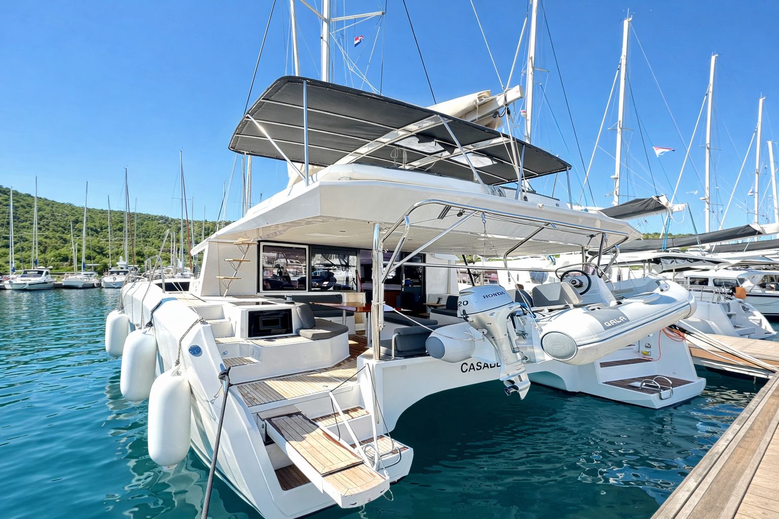 Dufour 48 Catamaran (5+1 cab) „Casablanca“ als Charteryacht