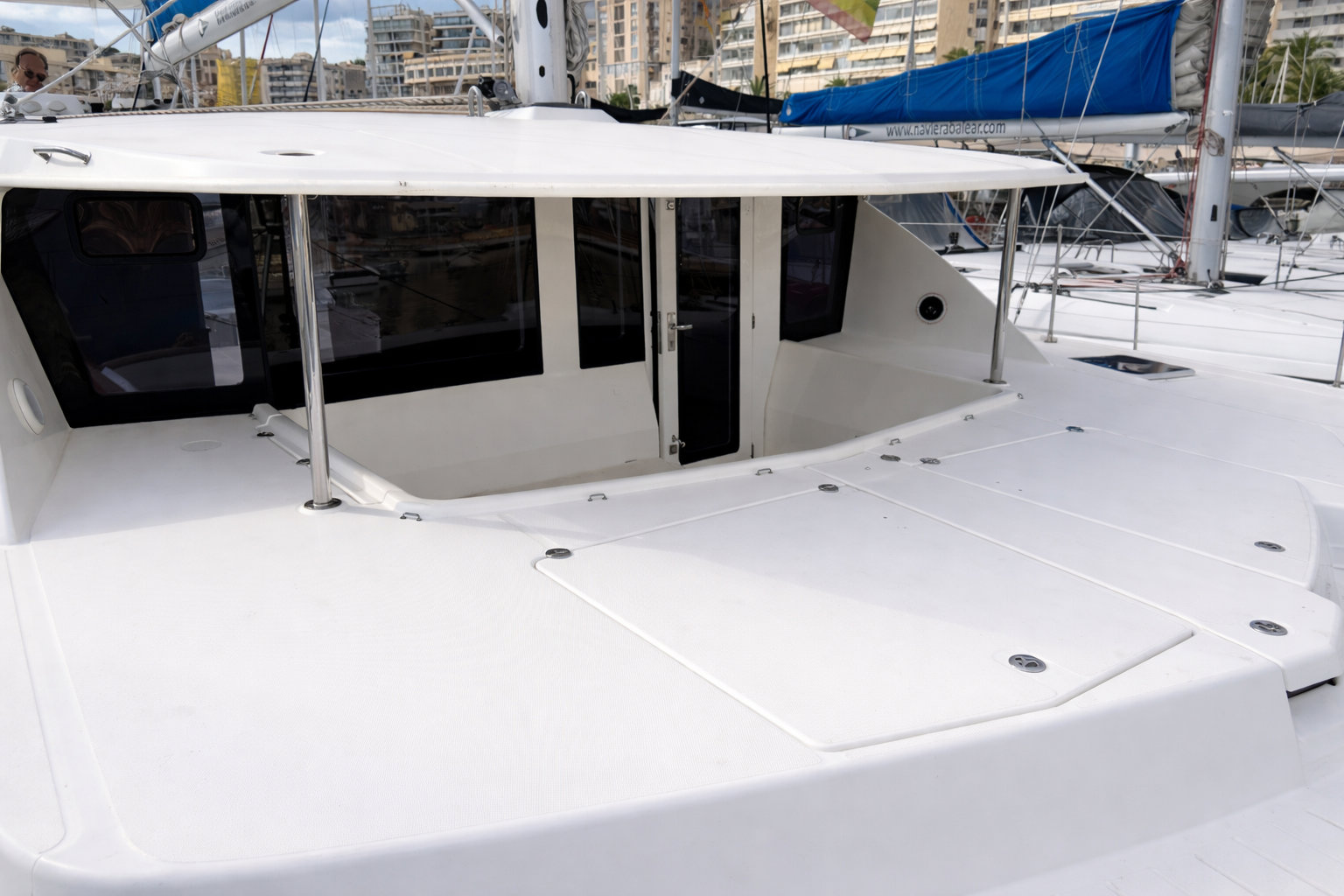 Leopard 44 (3+1Cab/3Wc) „Portals Vells“ als Charteryacht