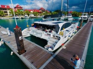 Sea-Tribe DH550 „Valerie“ als Charteryacht