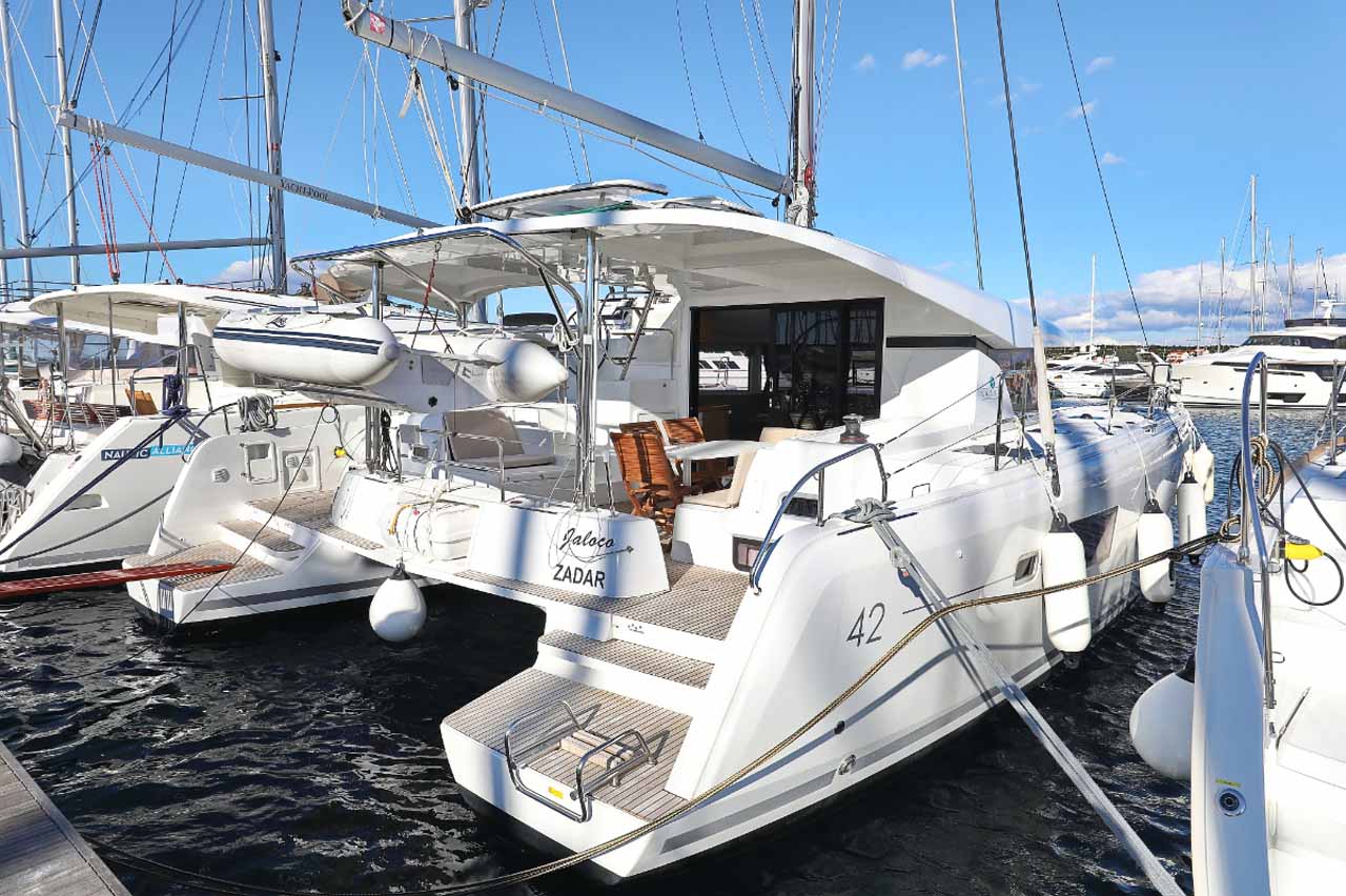 Lagoon 42 (4+2cab/4wc) „Jaloco“ als Charteryacht
