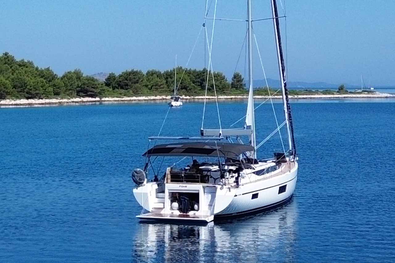 Bavaria C57 Style „F-ONE“ als Charteryacht