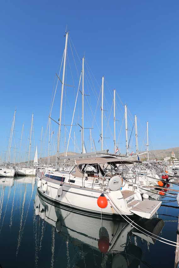 Bavaria Cruiser 37 „Sursulapitschi“ als Charteryacht