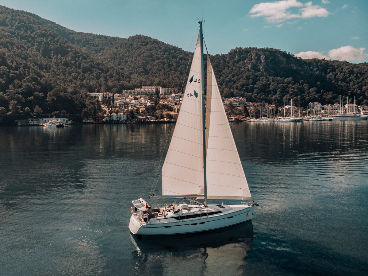 Bavaria Cruiser 46 (4 cab/3WC) „Istanbul“ als Charteryacht