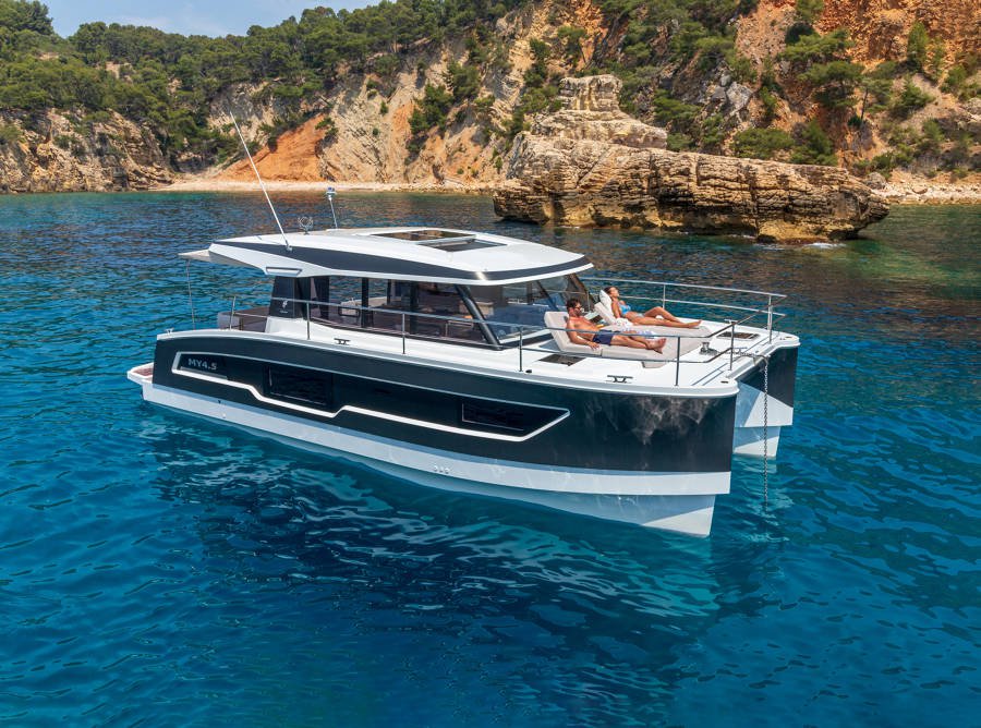 Fountaine Pajot MY4.S „Blue Champagne“ als Charteryacht