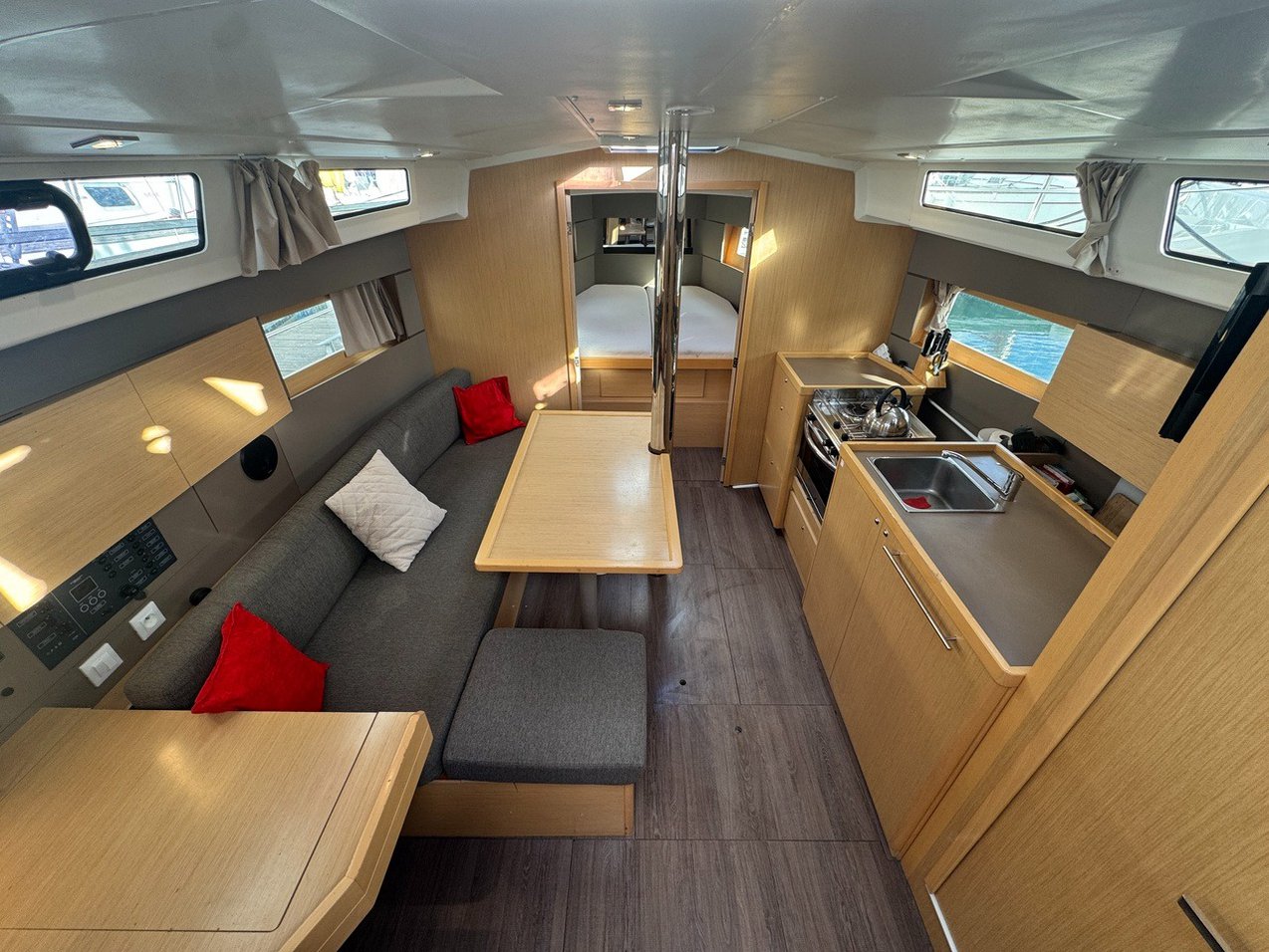 Oceanis 38.1 Delfino, Foto 4