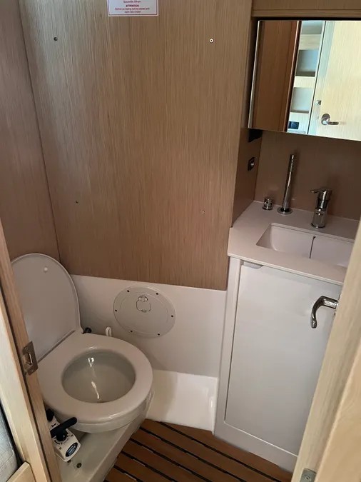 Bavaria C38 Zala, Foto 5