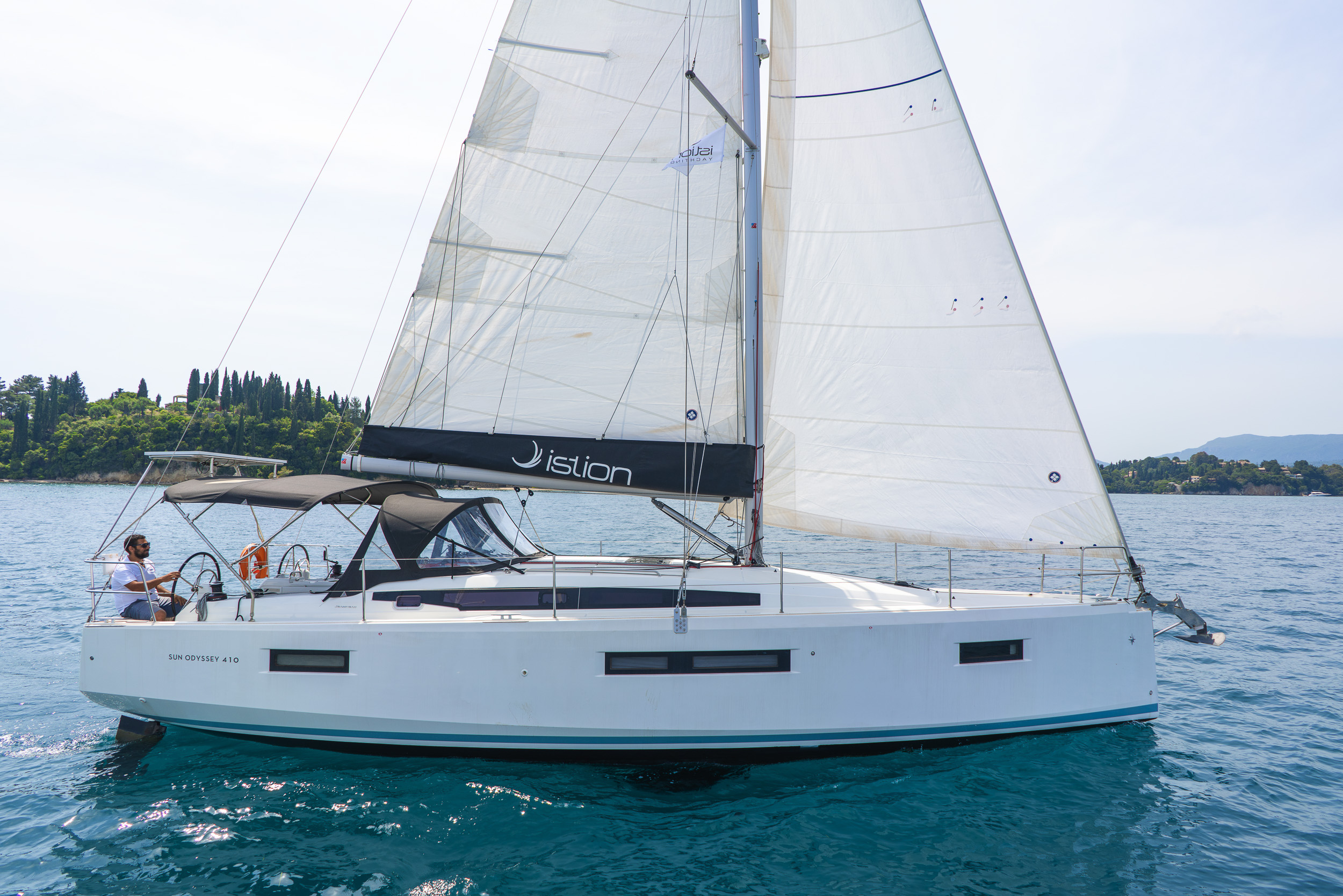 Sun Odyssey 410 (3cab) „Zheng Yi Sao (郑一嫂)“ als Charteryacht