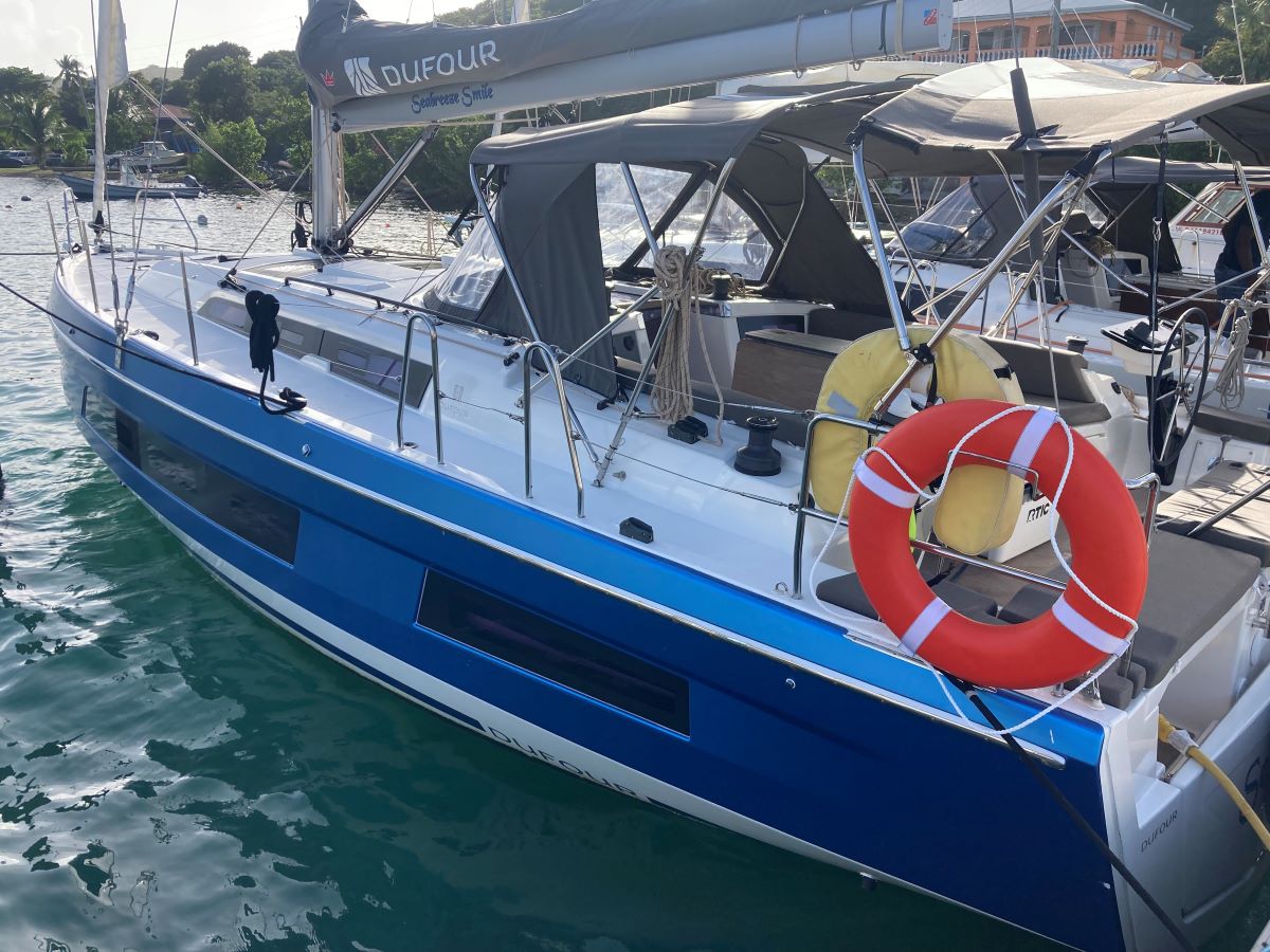Dufour 41 „Seabreeze Smile“ als Charteryacht