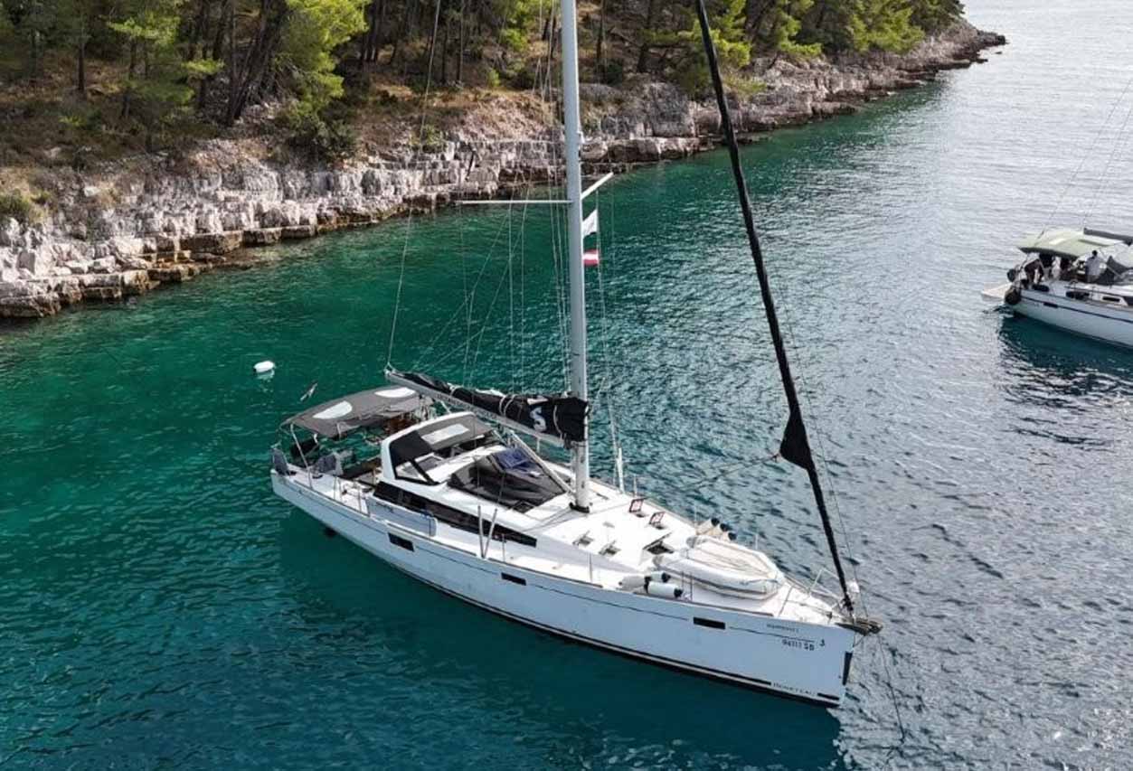Sense 50 (3+1Cab/2WC) „Waypoint I“ als Charteryacht