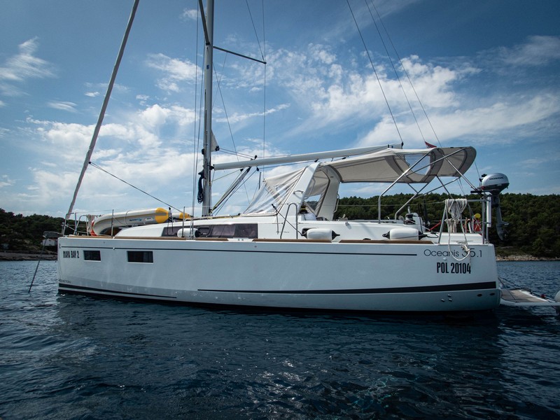 Oceanis 35.1 (3cab) „Maya Bay 2“ als Charteryacht