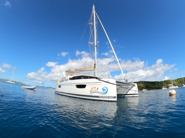 Astréa 42 (4 cab) „Unsupervised“ als Charteryacht