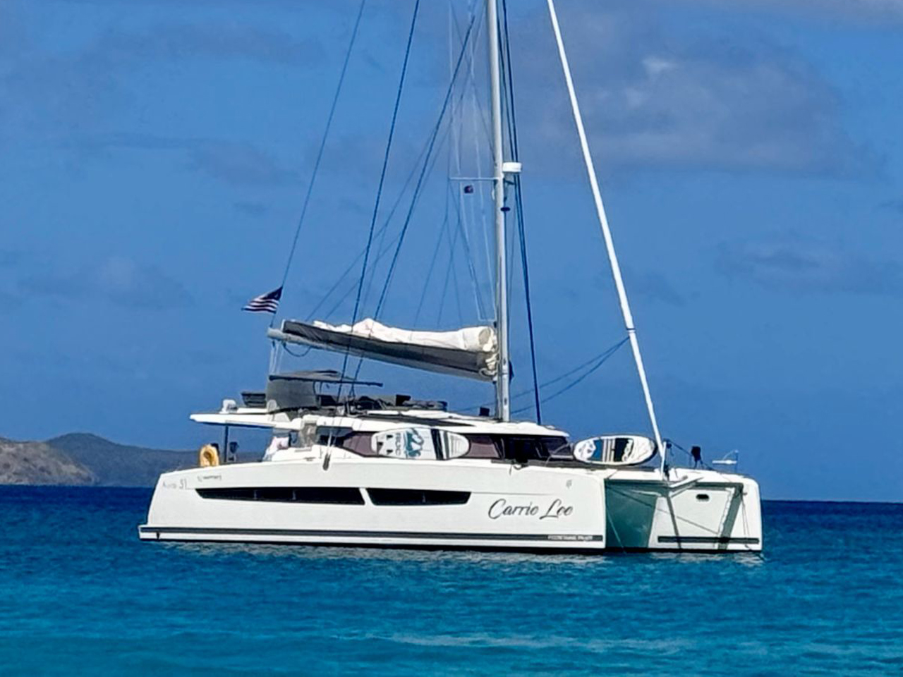 Aura 51 (5cab) „Carrie Lee“ als Charteryacht