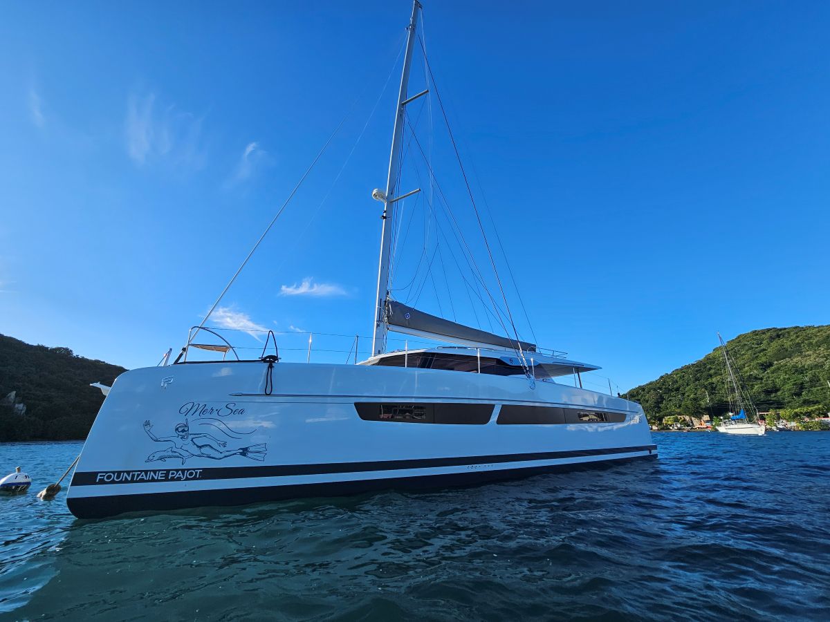Aura 51 (5cab) „Mer Sea“ als Charteryacht