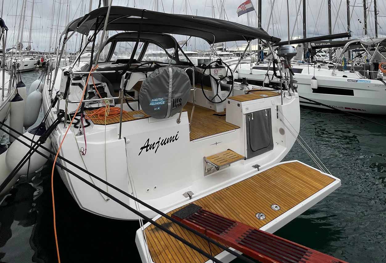 Bavaria C46 Ocean „Anjumi“ als Charteryacht