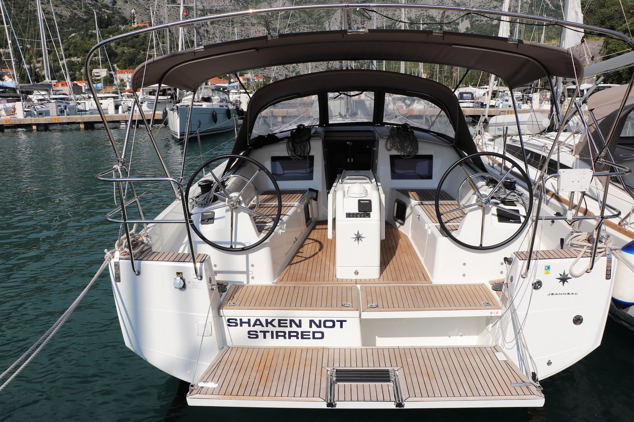 Sun Odyssey 410 Shaken Not Stirred, Foto 3