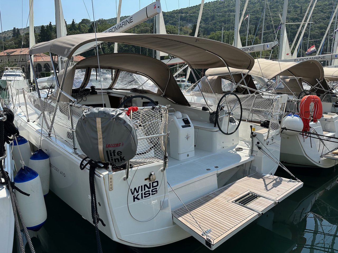 Sun Odyssey 410 (3cab) „Wind Kiss“ als Charteryacht