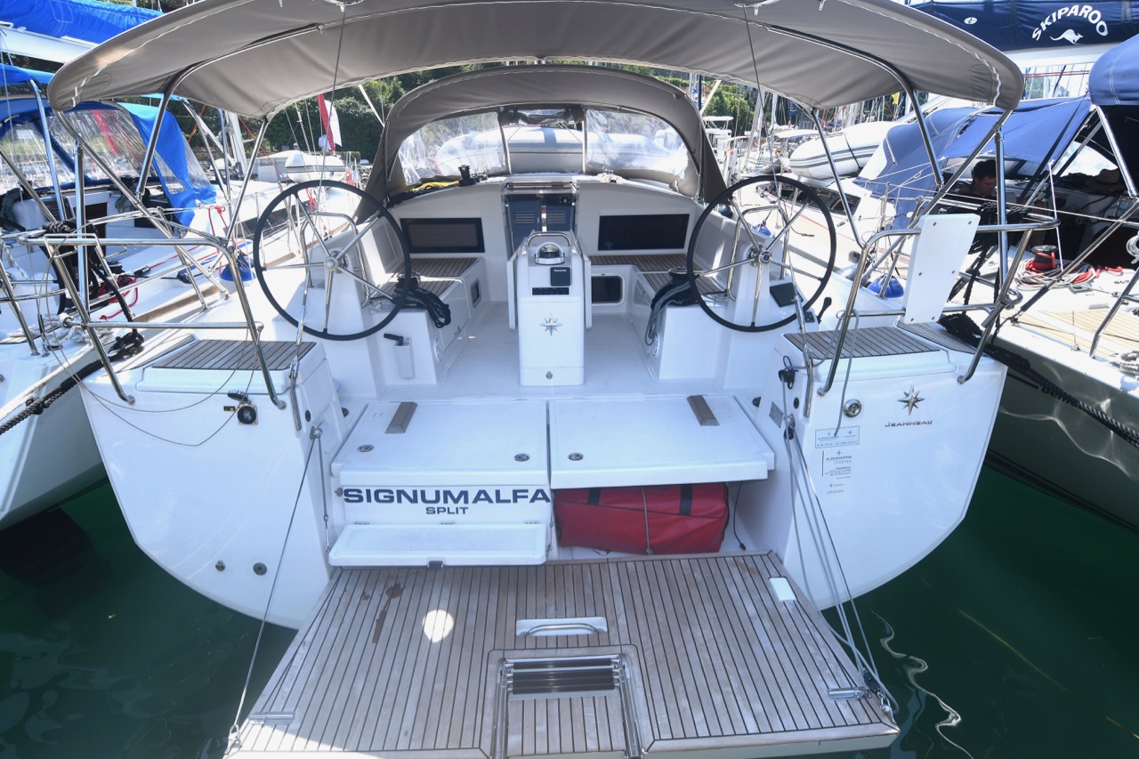 Sun Odyssey 440 (4 cab) „Signum Alfa“ als Charteryacht