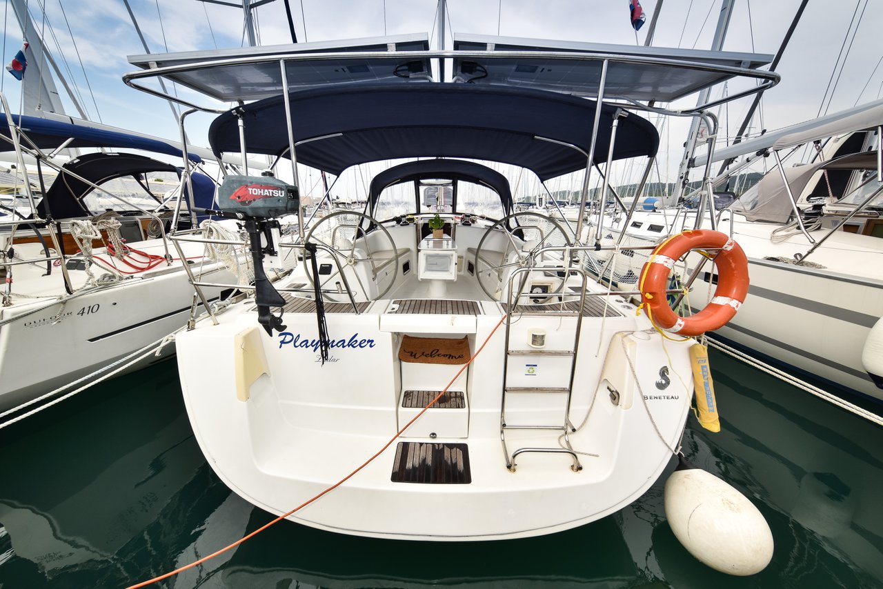 Oceanis 43 (4cab/2wc) „Playmaker“ als Charteryacht