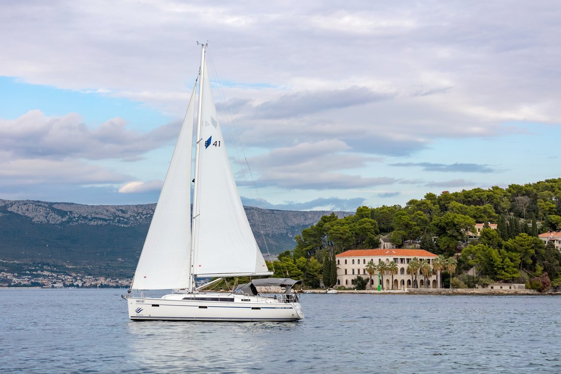 Bavaria Cruiser 41 „Nina“ als Charteryacht