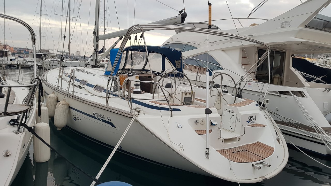 Bavaria 49 „Srna“ als Charteryacht