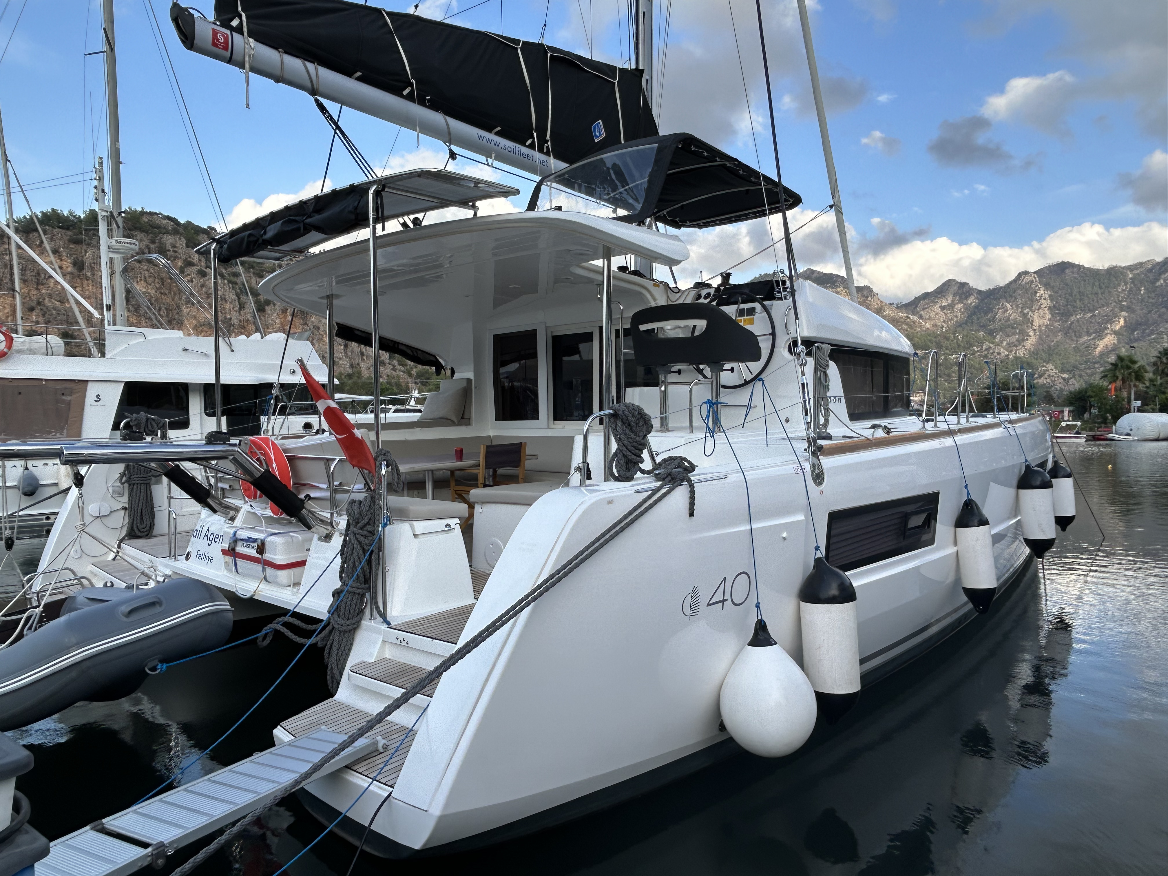 Lagoon 40 (4+2Cab/4wc) „Sail Agena“ als Charteryacht