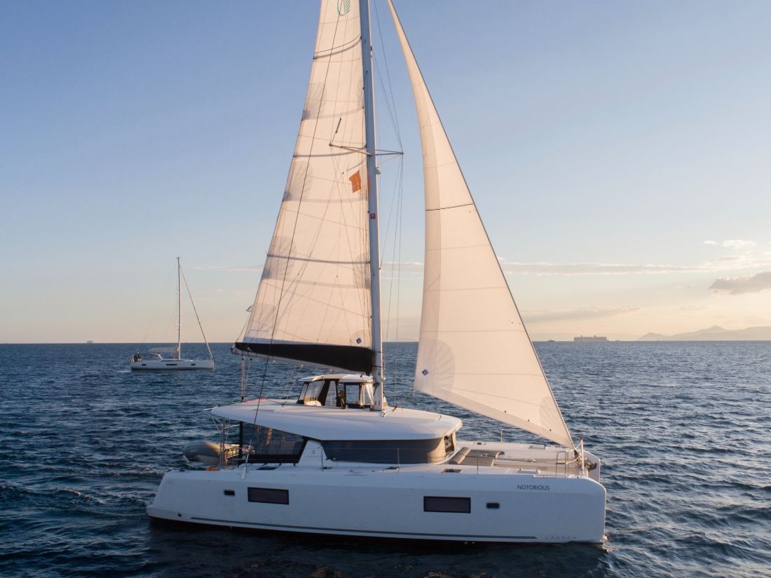 Lagoon 42 (4+2cab/4wc) „Utopia“ als Charteryacht