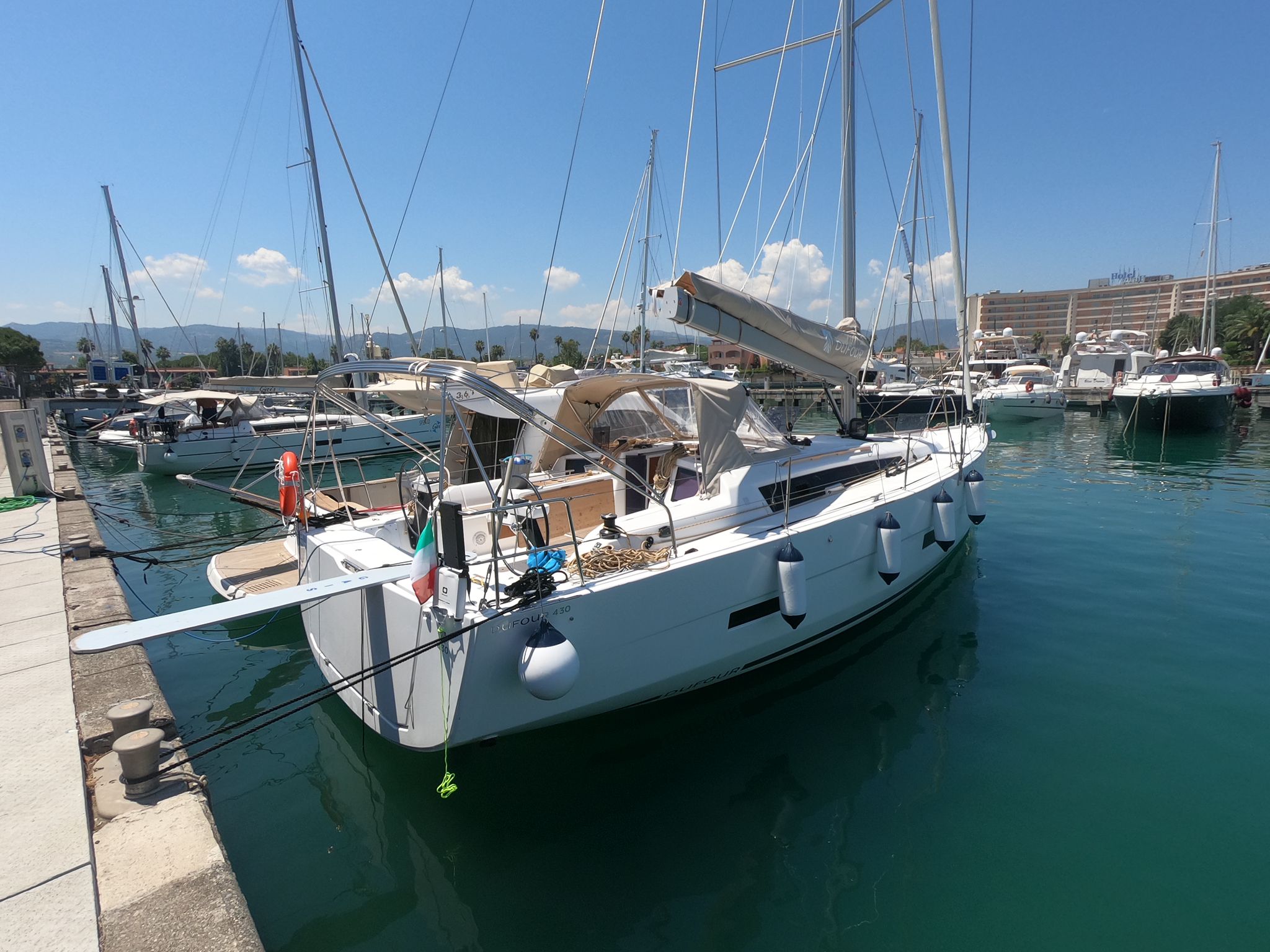 Dufour 430 Grand Large Akira, Foto 3
