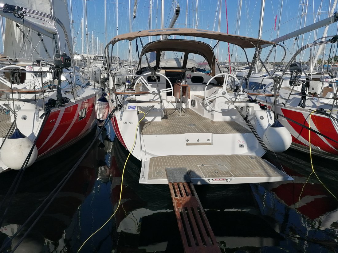 Elan 40 Impression (3Cab/2WC) „Mona“ als Charteryacht