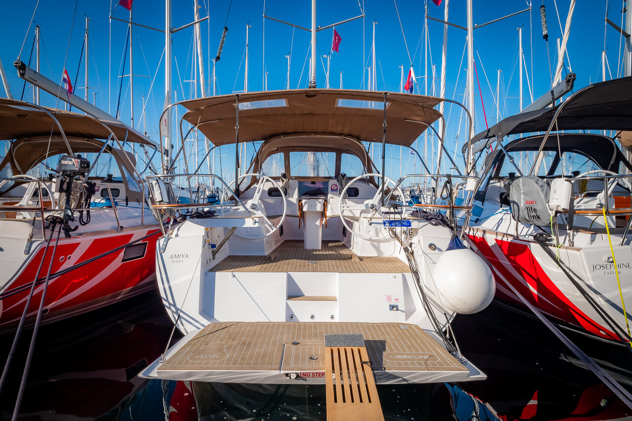 Elan 45 Impression „Amiya“ als Charteryacht