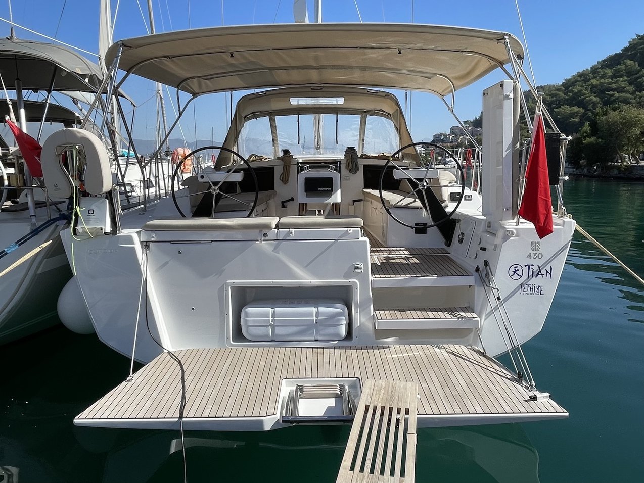 Dufour 430 Grand Large (4cab) „Tian“ als Charteryacht